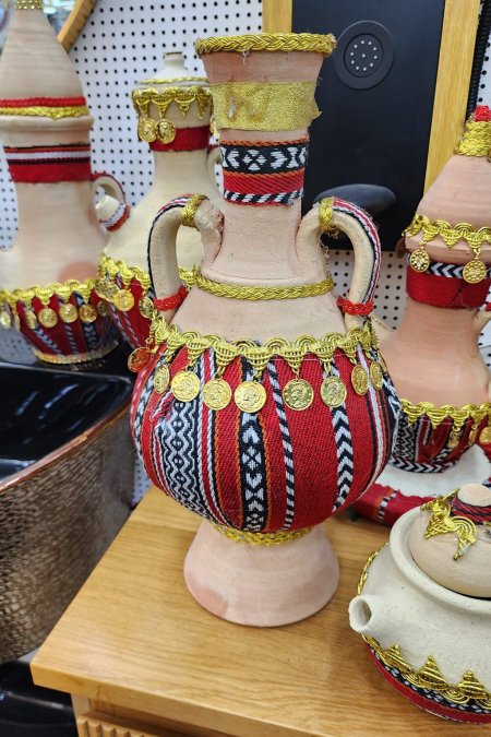 فخّارة تراثية مزخرفة بالنقش البدوي